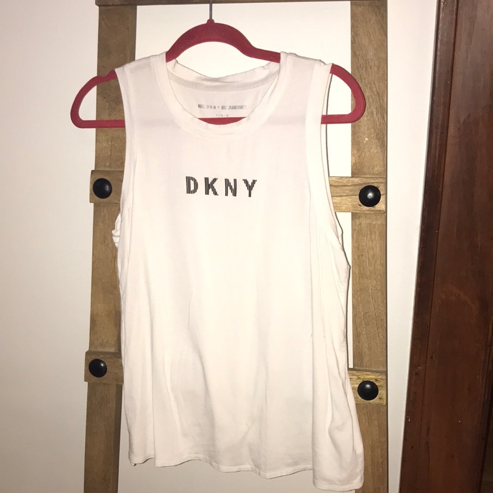 DKNY Size M sleeveless white tank